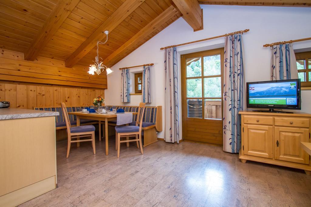 Ferienhaus Niedermoser Leogang Zimmer foto