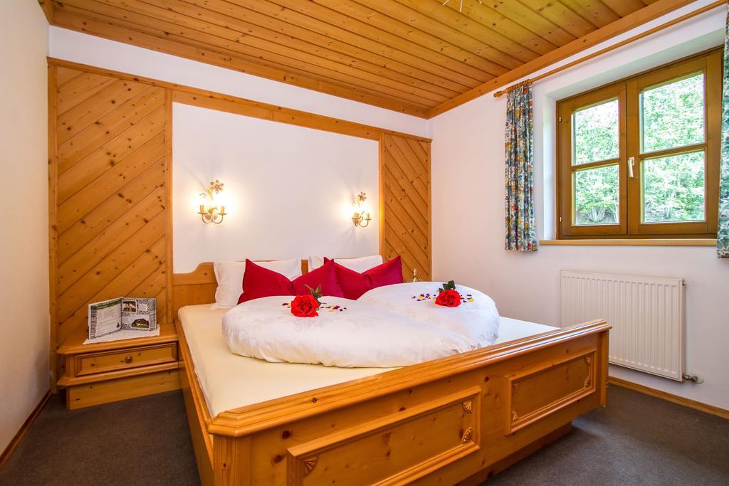 Ferienhaus Niedermoser Leogang Zimmer foto